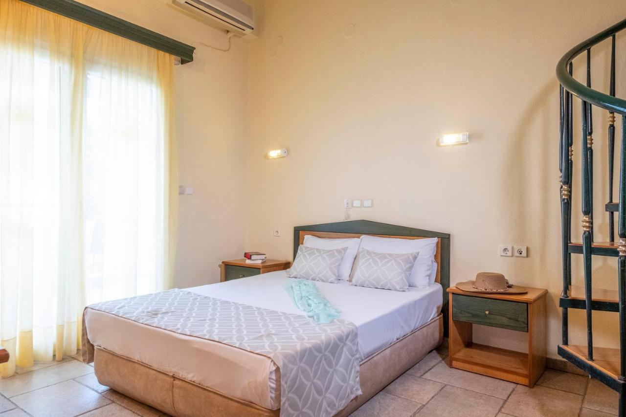 Aristides Hotel Fourka Bagian luar foto