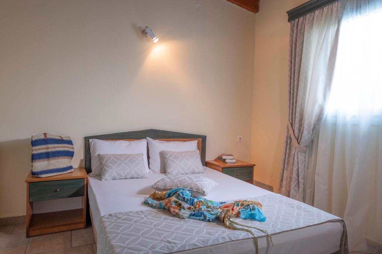 Aristides Hotel Fourka Bagian luar foto