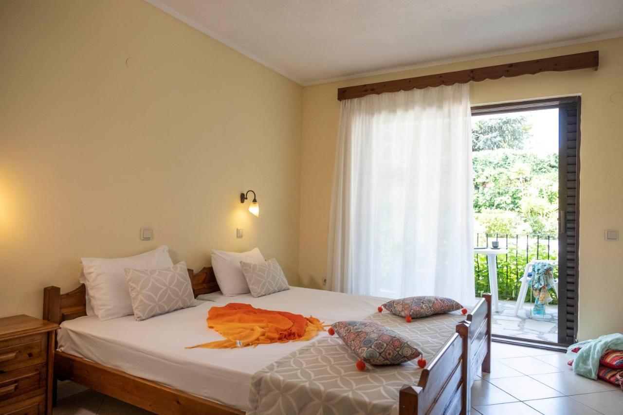 Aristides Hotel Fourka Bagian luar foto