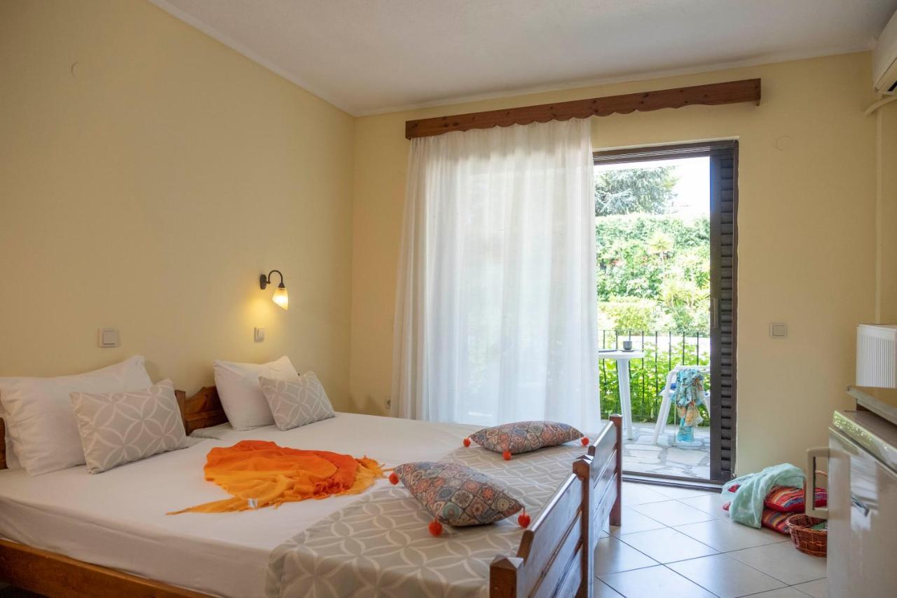 Aristides Hotel Fourka Bagian luar foto