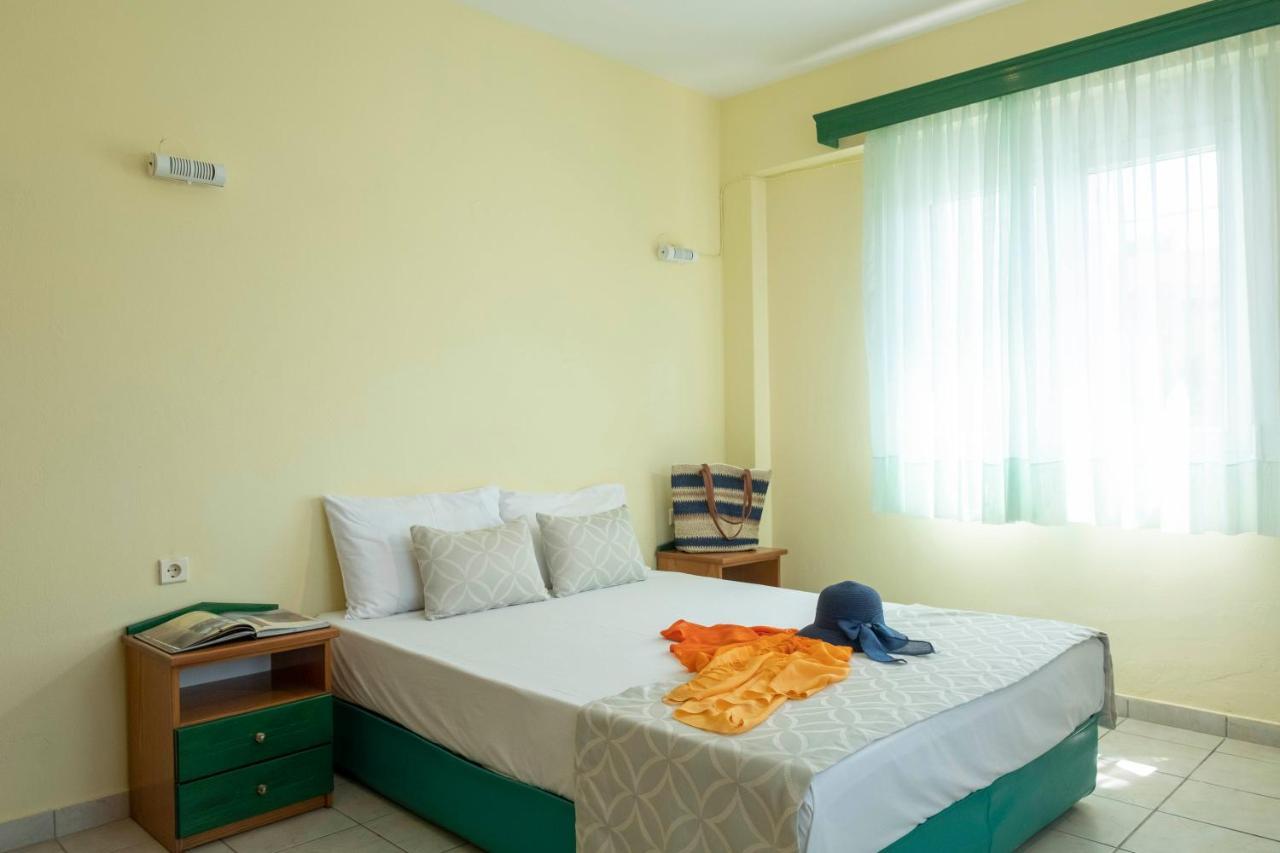 Aristides Hotel Fourka Bagian luar foto