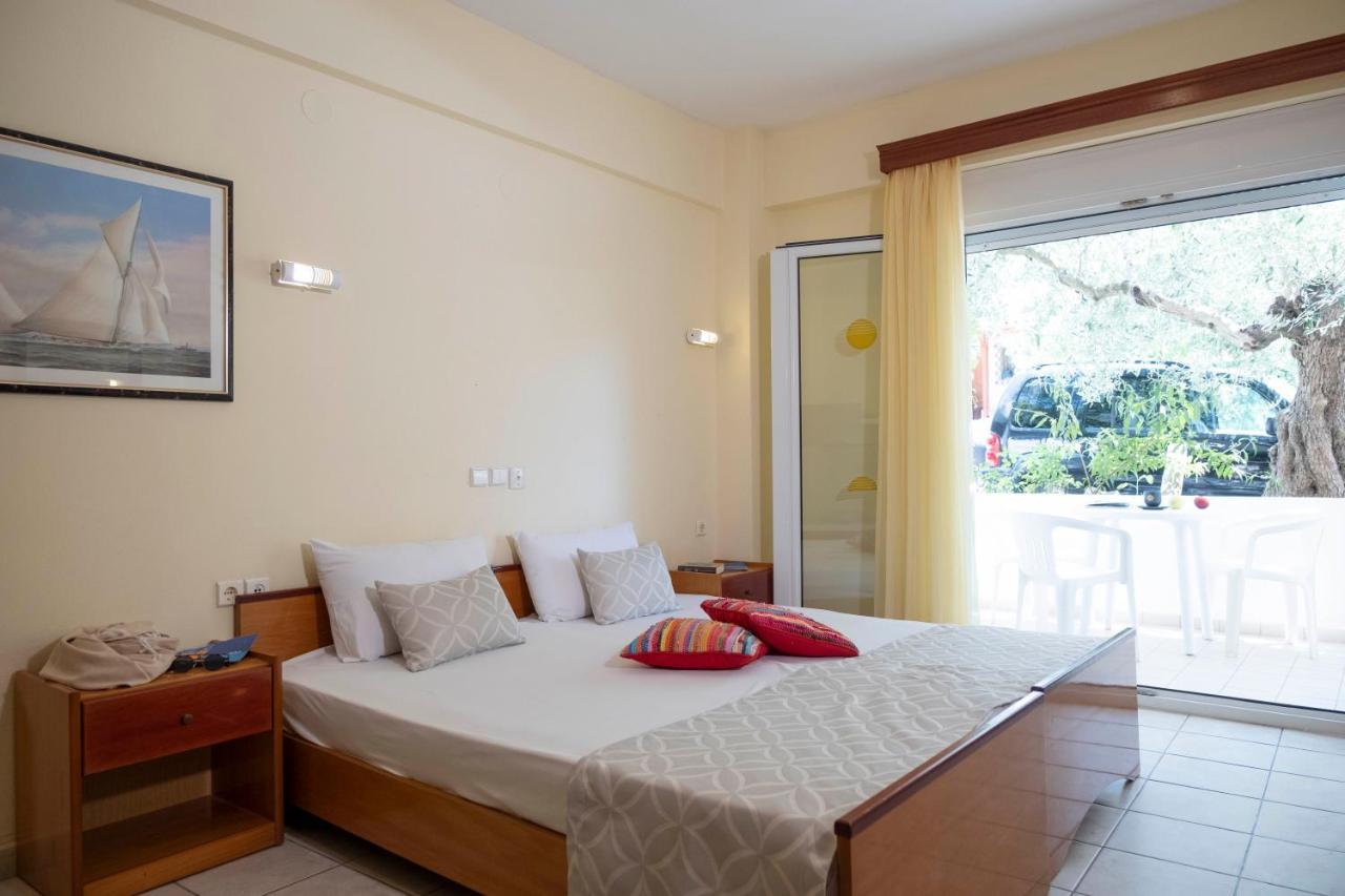 Aristides Hotel Fourka Bagian luar foto