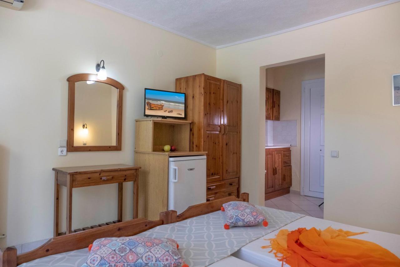 Aristides Hotel Fourka Bagian luar foto
