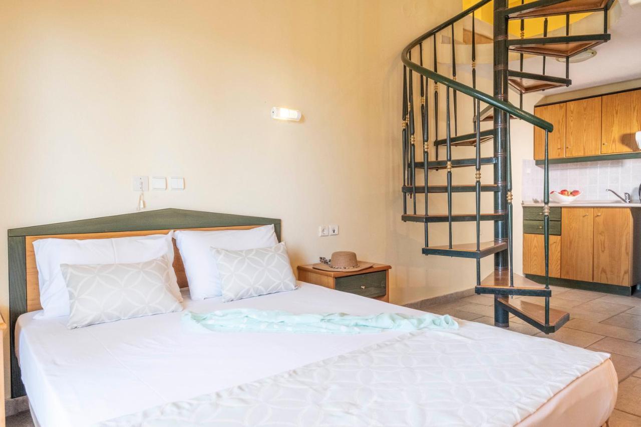 Aristides Hotel Fourka Bagian luar foto