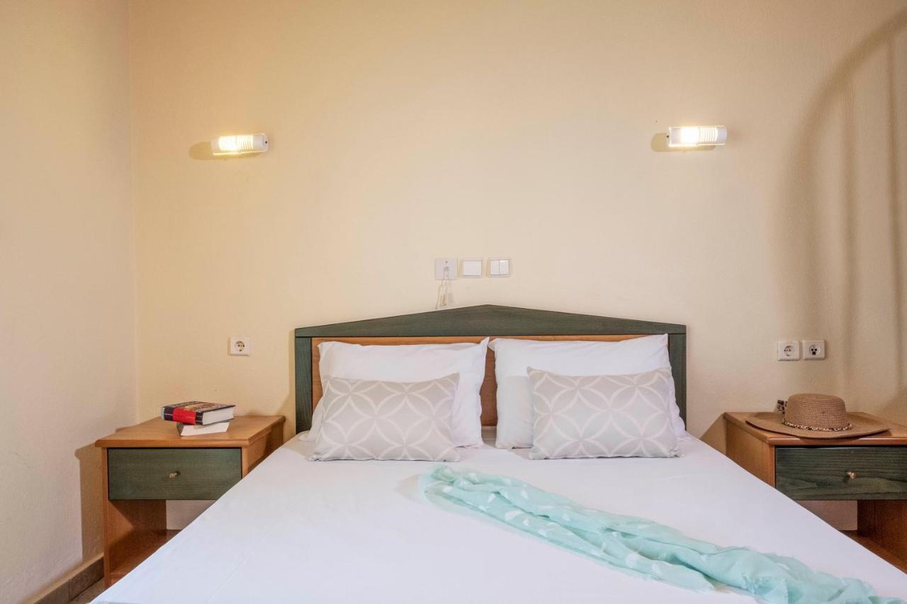 Aristides Hotel Fourka Bagian luar foto