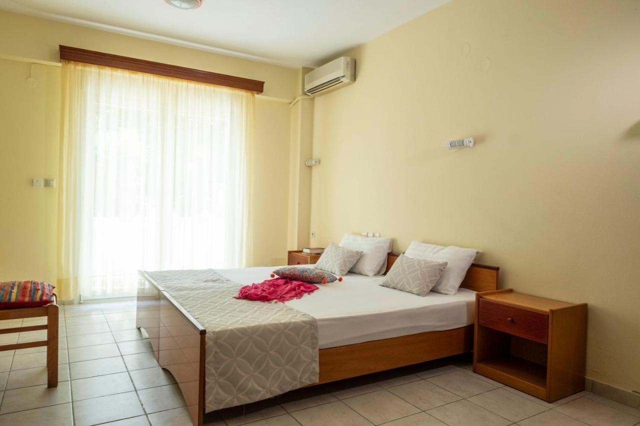 Aristides Hotel Fourka Bagian luar foto